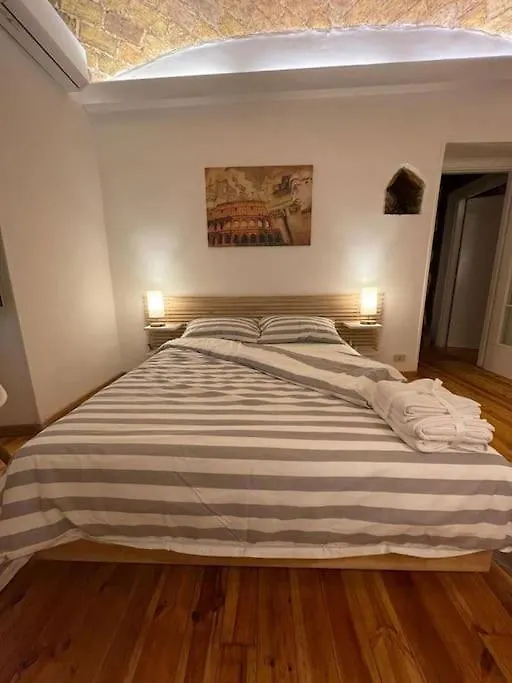 Casa Antica - Antique Apartment With Private Terrace Rome Italy
